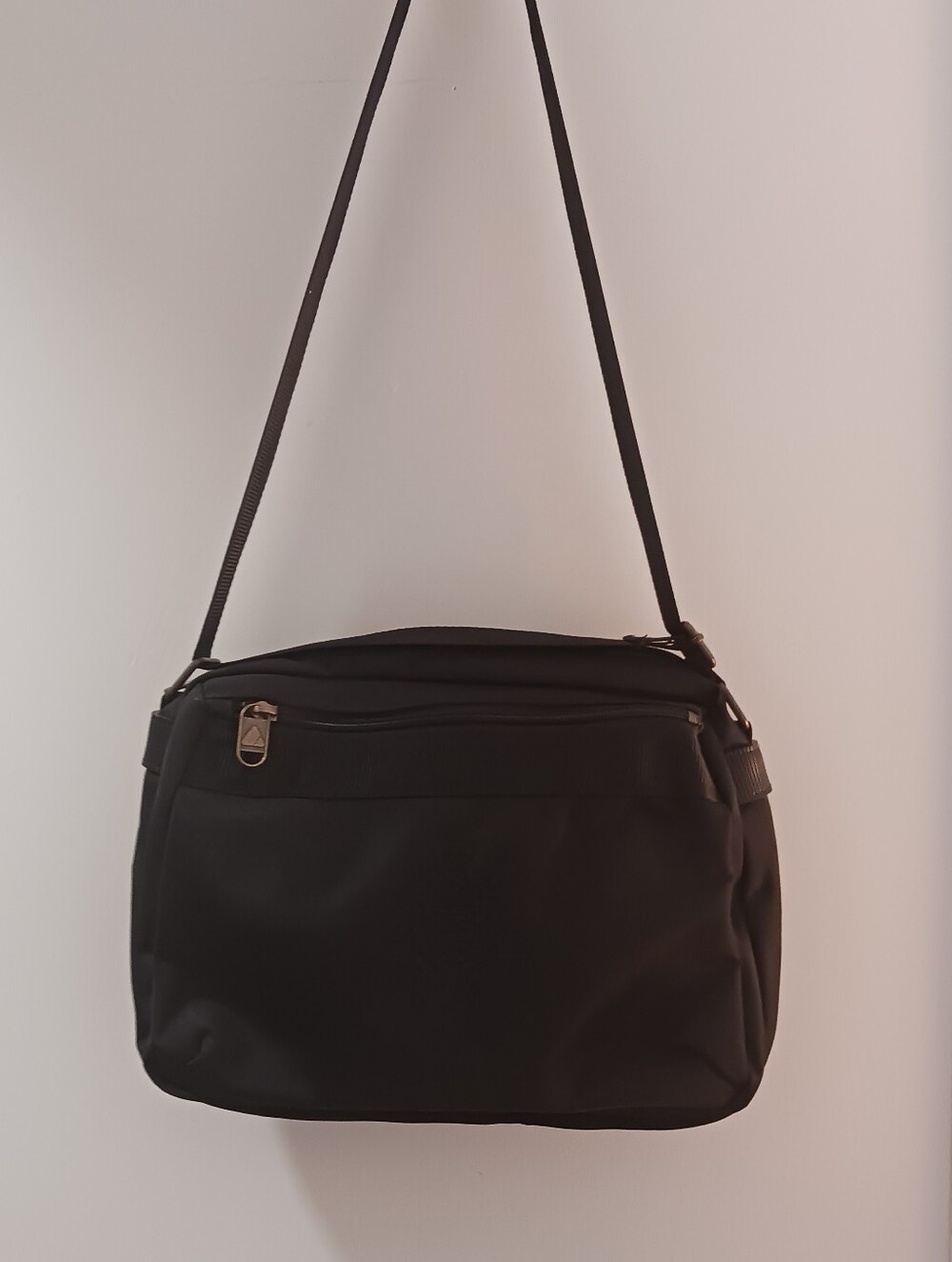 Liz Claiborne Nylon Black Crossbody Shoulder Bag - Classic Everyday Women's Bag